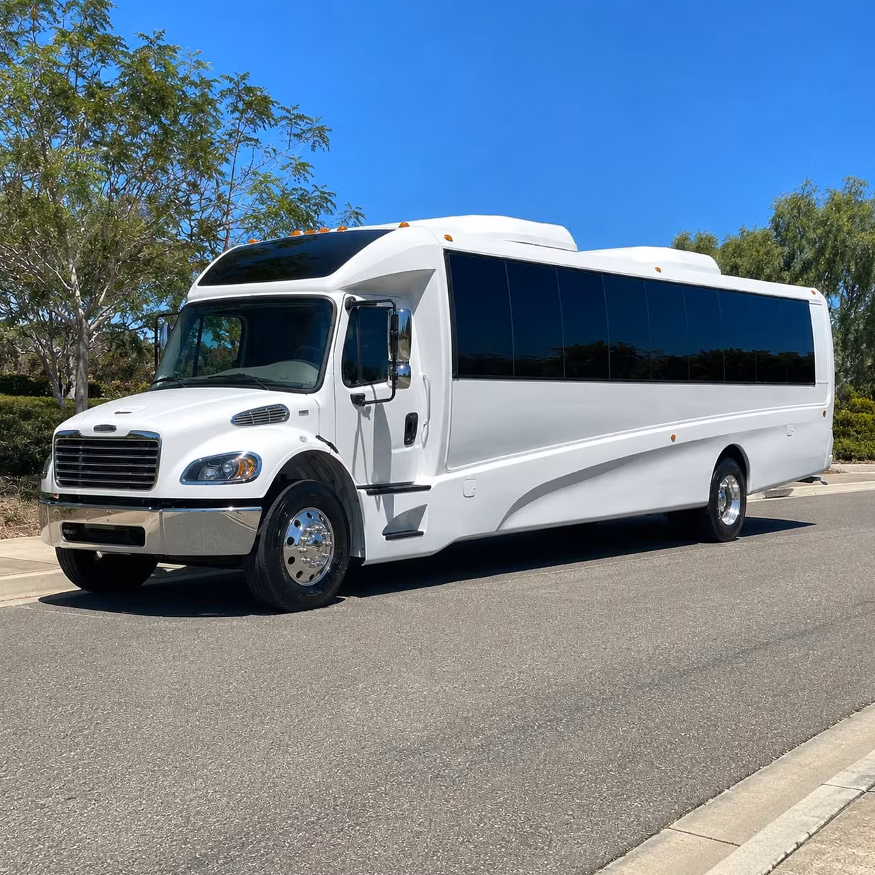 santa maria 25 passenger minibus rental