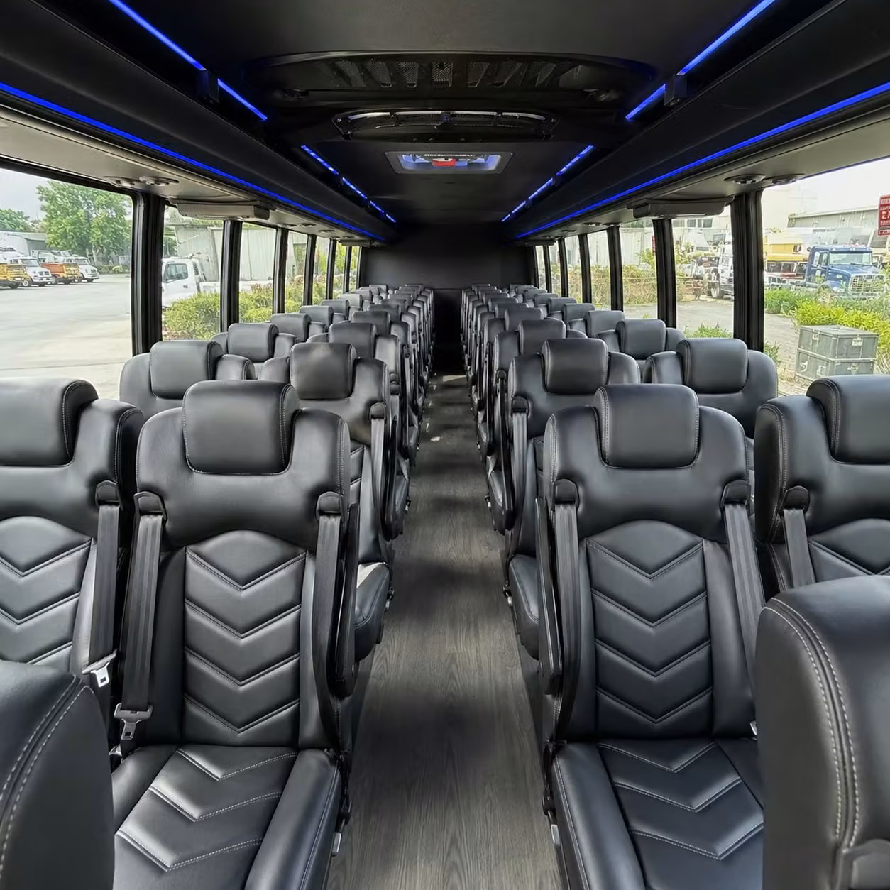 santa maria 28 passenger minibus rental